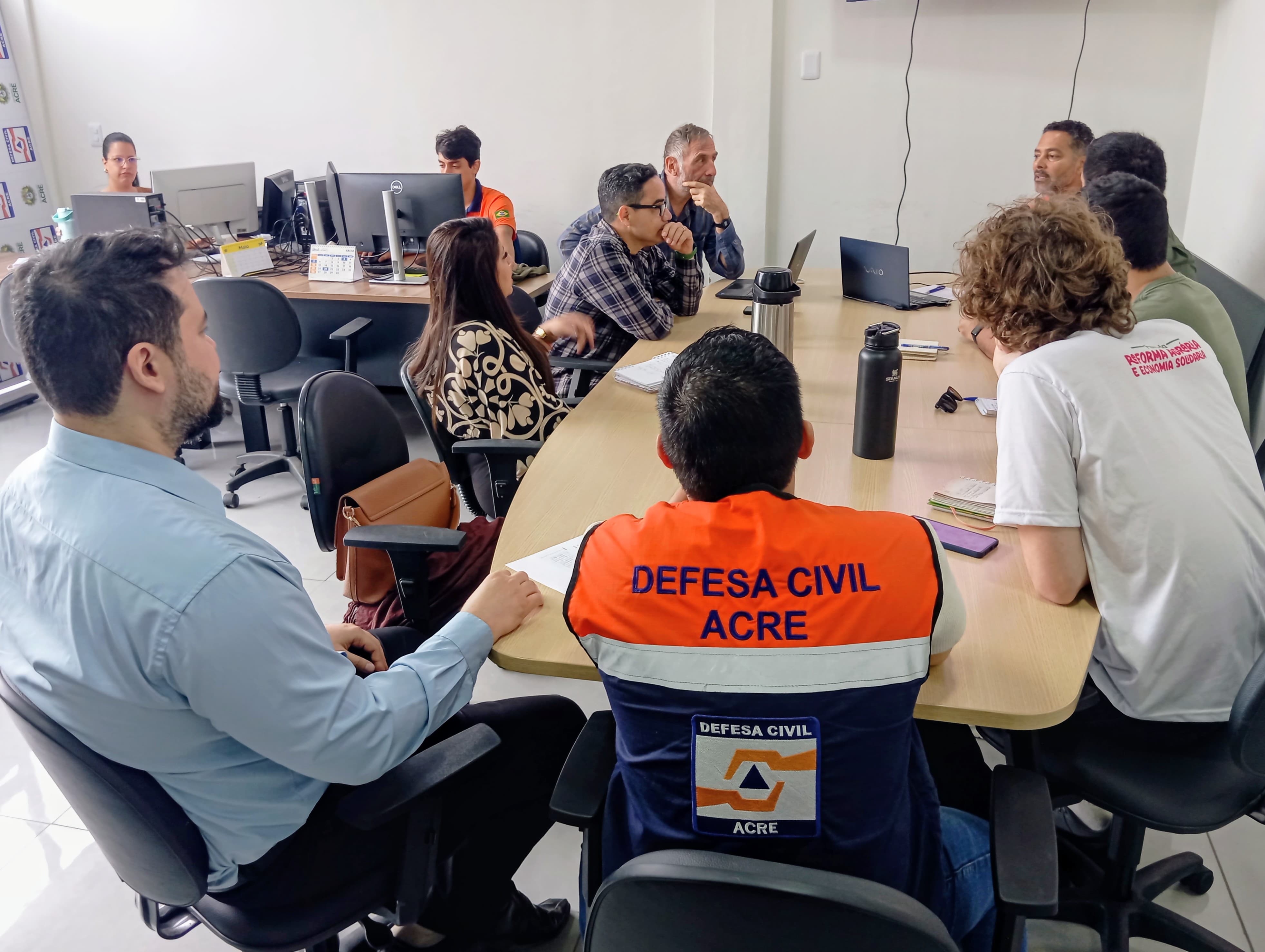 Defesa Civil e UFAC alinham parceria para congresso internacional pioneiro sobre gerenciamento de crises e desastres na Amazônia